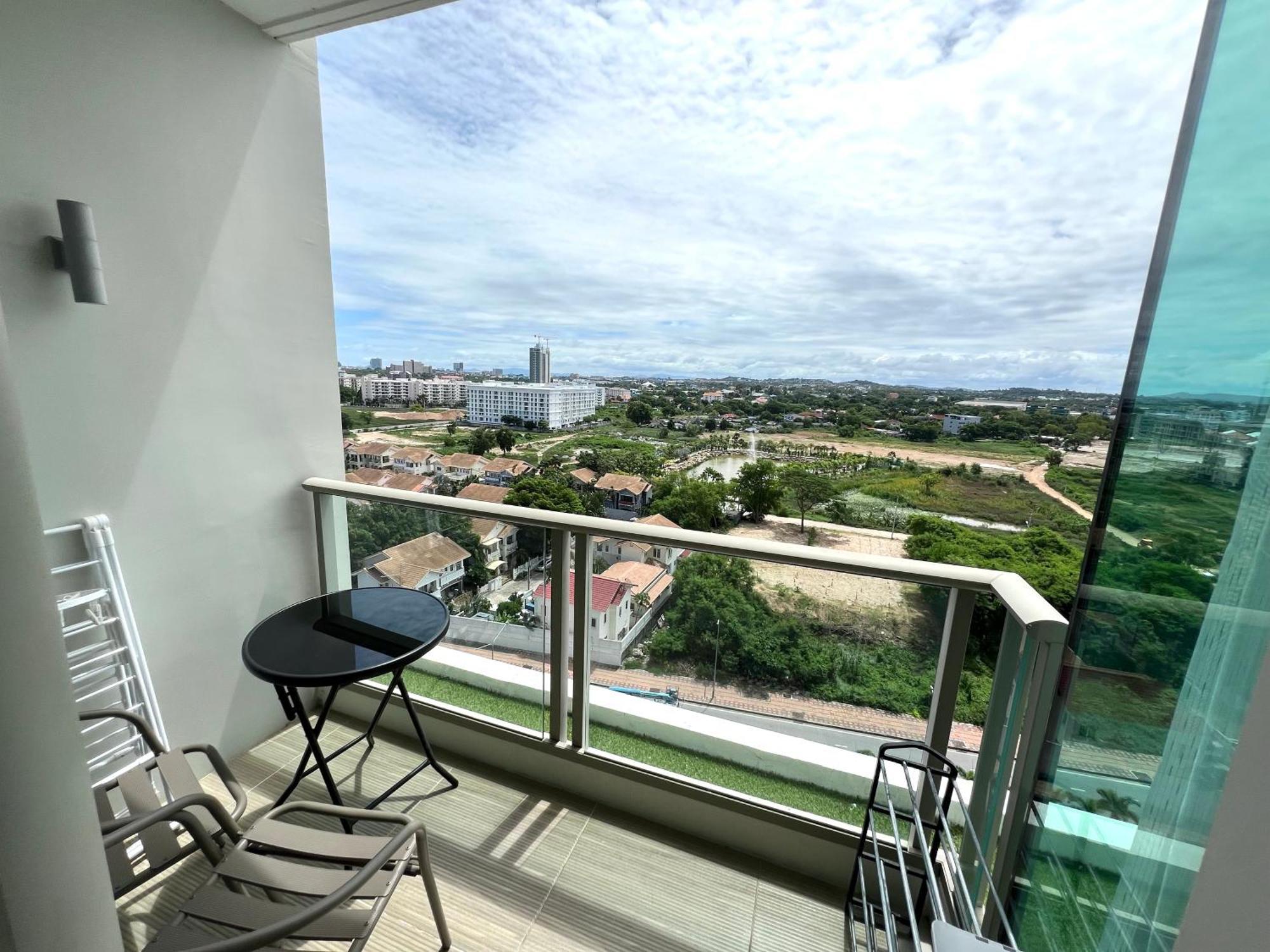 R I V I E R A I I I Jomtien Apartamento